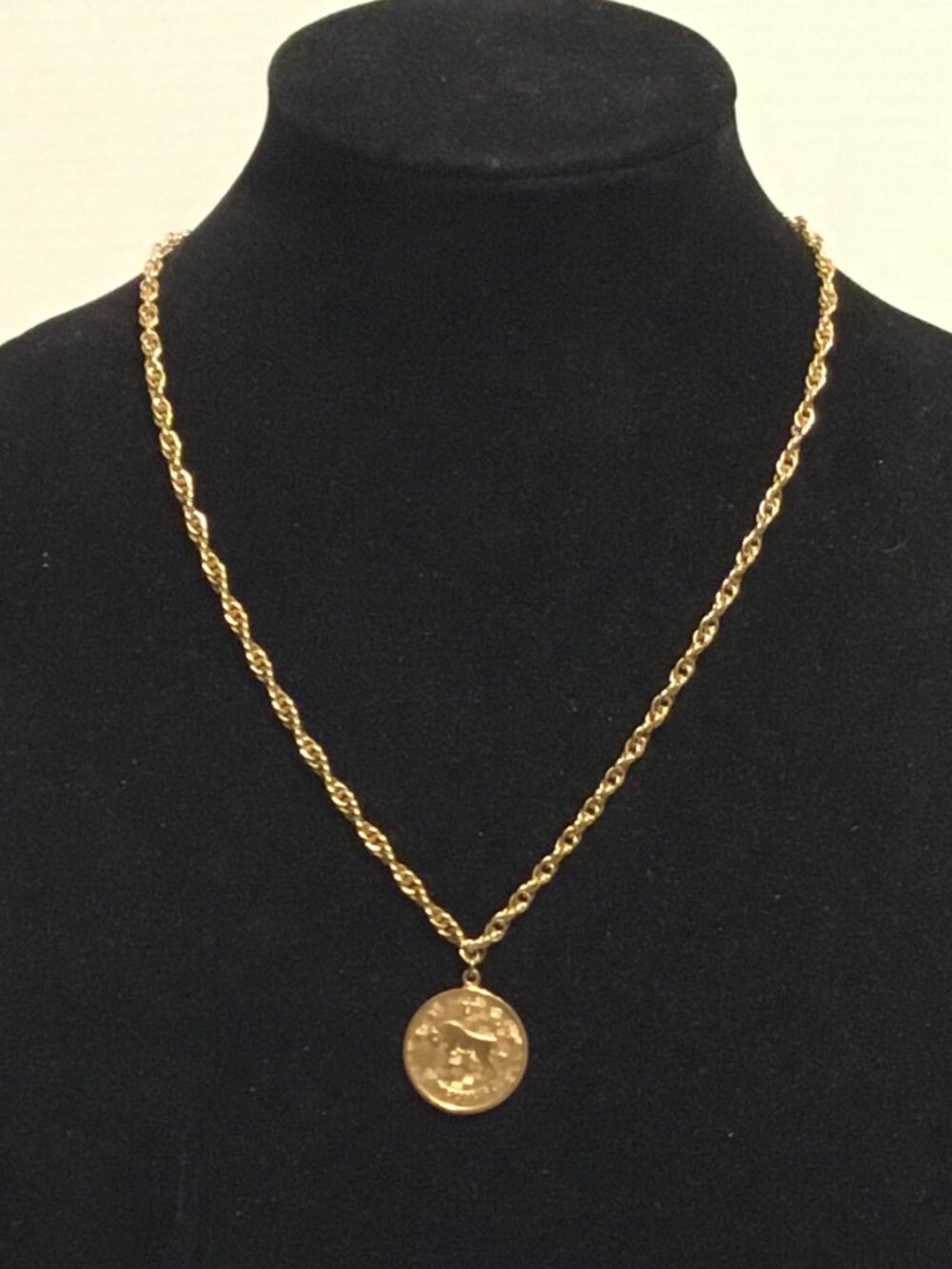 Vintage Sarah Coventry gold tone Taurus the Bull astrological sign necklace